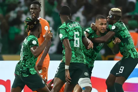 نيجريا تتأهل وتعقد مهمة ليبيا.. والسنغال تهزم بوركينا في تصفيات كأس الأمم